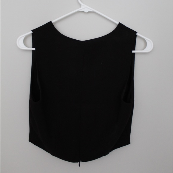 Zip-up fitted crop top💕 - Picture 3 of 4